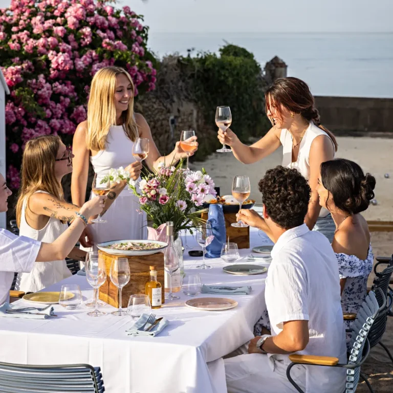 hotel-les-hautes-mers-ile-yeu-atlantique-table-des-amis-evenement