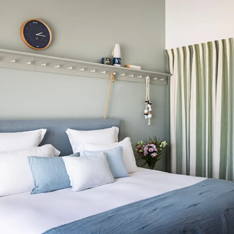hotel-les-hautes-mers-ile-yeu-sea-junior-suite-terrace-ocean-bed