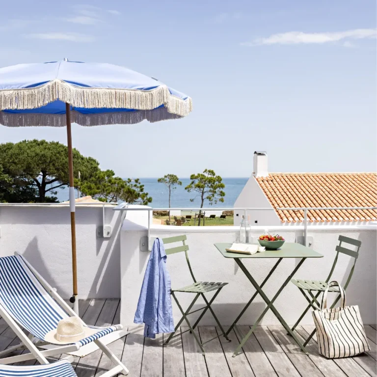 hotel-les-hautes-mers-ile-yeu-sea-junior-suite-with-terrace-and-ocean-view