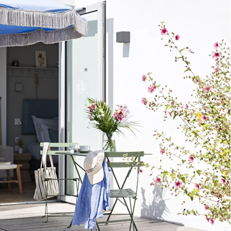hotel-les-hautes-mers-ile-yeu-sea-superior-room-terrace-ocean-outdoor