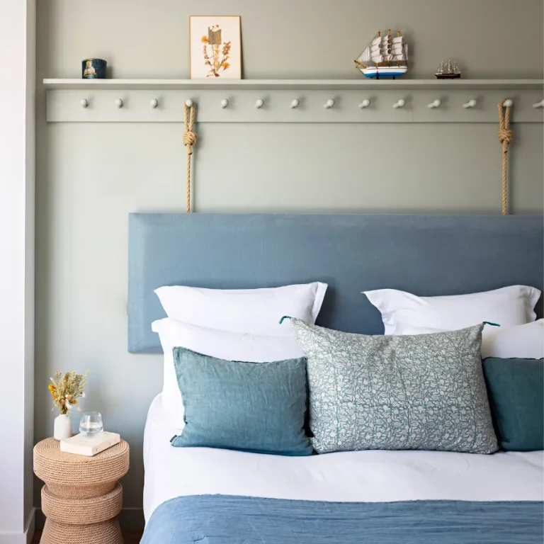 hotel-les-hautes-mers-ile-yeu-ocean-superior-room-terrace-bed