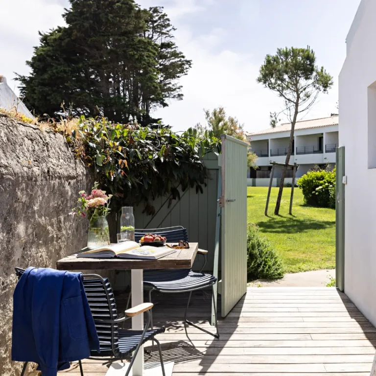 Hotel Les Hautes Mers Ile d'Yeu Sea Superior Room Terrace Breakfast