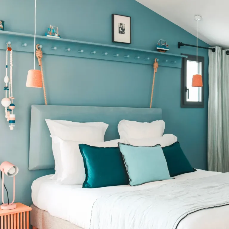 Hotel Les Hautes Mers Ile d'Yeu Sea Superior Room Headboard